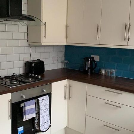 Anfield House 2 Bedroom 2 Mins From Anfield Stadium Sleeps 7 Liverpool Bagian luar foto