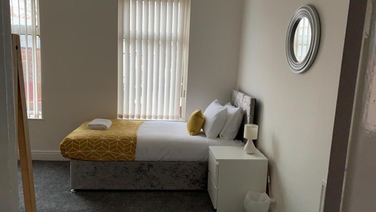 Anfield House 2 Bedroom 2 Mins From Anfield Stadium Sleeps 7 Liverpool Bagian luar foto