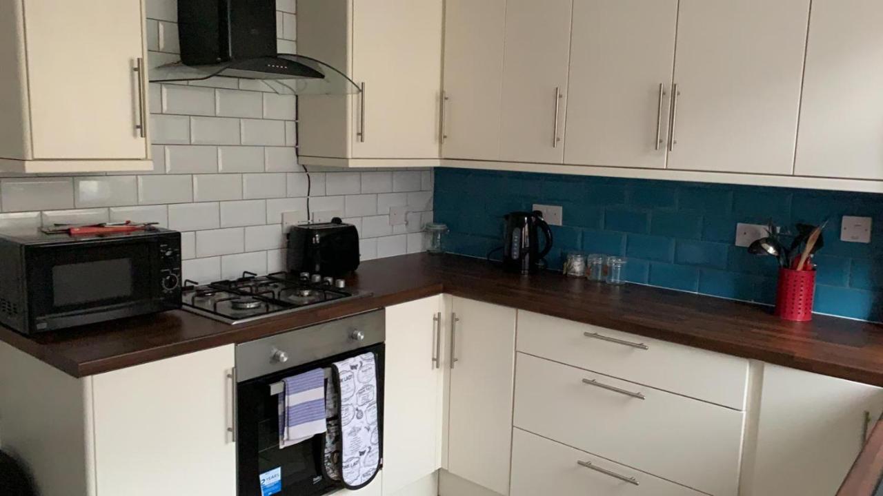Anfield House 2 Bedroom 2 Mins From Anfield Stadium Sleeps 7 Liverpool Bagian luar foto