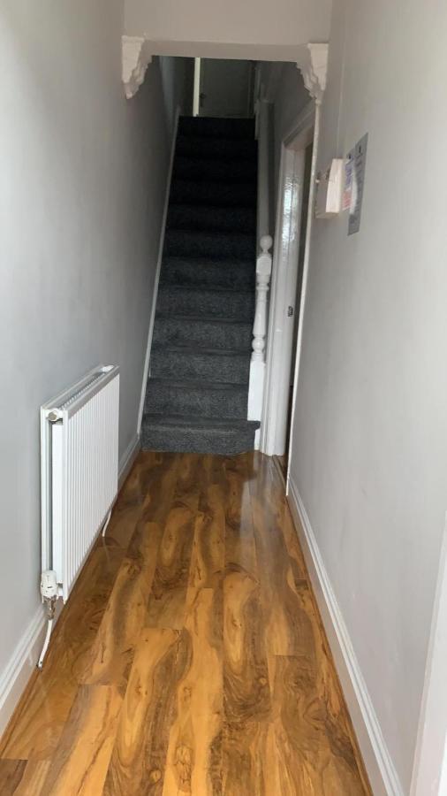 Anfield House 2 Bedroom 2 Mins From Anfield Stadium Sleeps 7 Liverpool Bagian luar foto