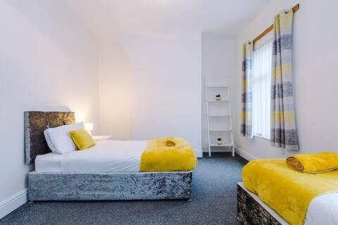 Anfield House 2 Bedroom 2 Mins From Anfield Stadium Sleeps 7 Liverpool Bagian luar foto