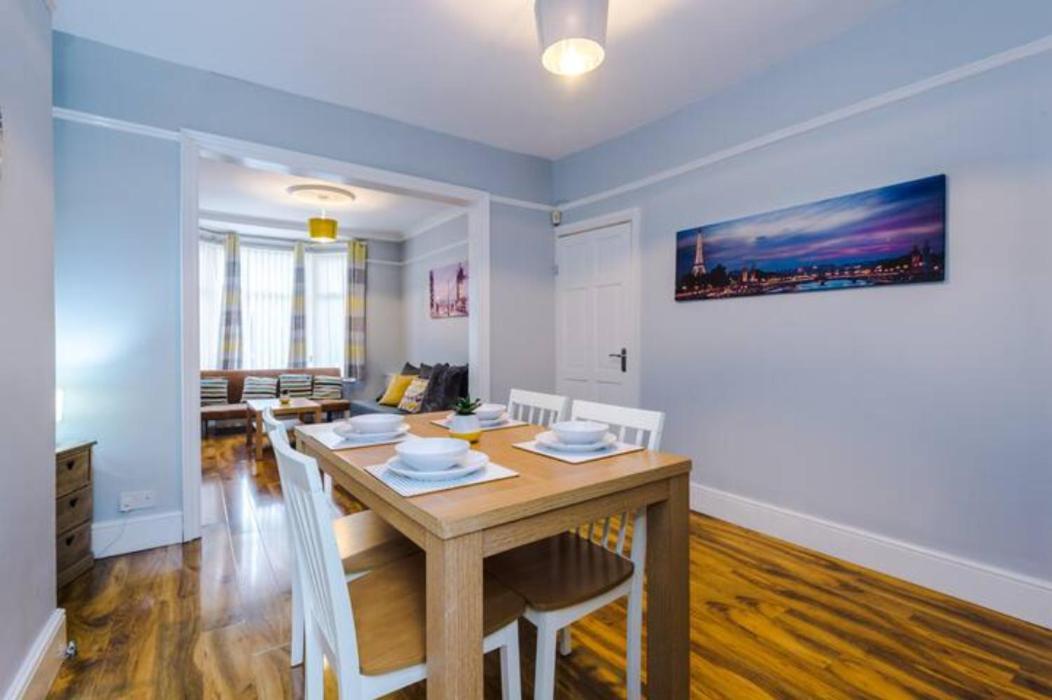 Anfield House 2 Bedroom 2 Mins From Anfield Stadium Sleeps 7 Liverpool Bagian luar foto
